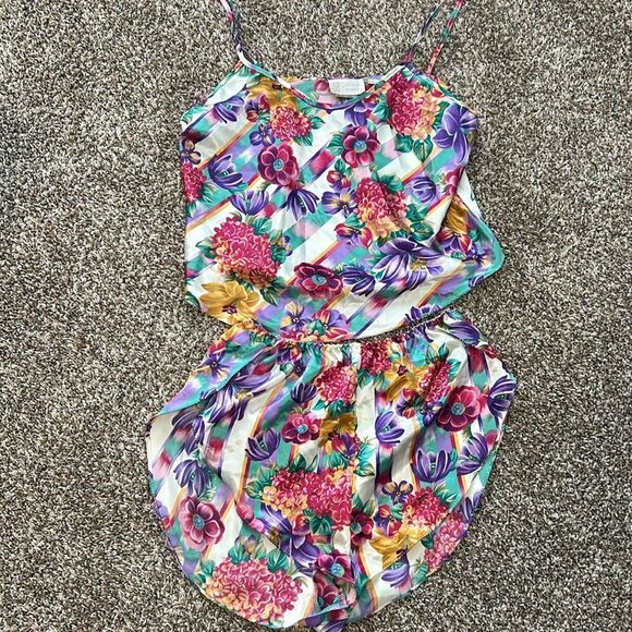Vintage California Dynasty 2 Piece Sleeveless Short Floral Pajama Set - Picture 8 of 14
